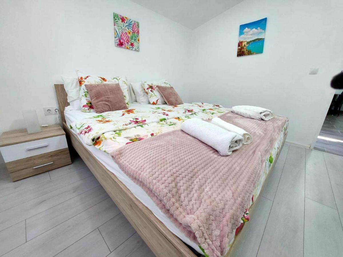 Apartmán VILA Nejra1 za Bazenom Pula Exteriér fotografie