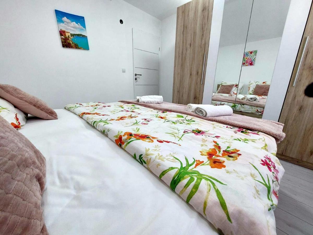 Apartmán VILA Nejra1 za Bazenom Pula Exteriér fotografie